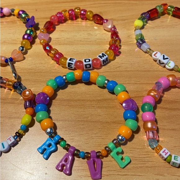 Rave / Festi Kandi Bracelet 6 Pack - Picture 3 of 4